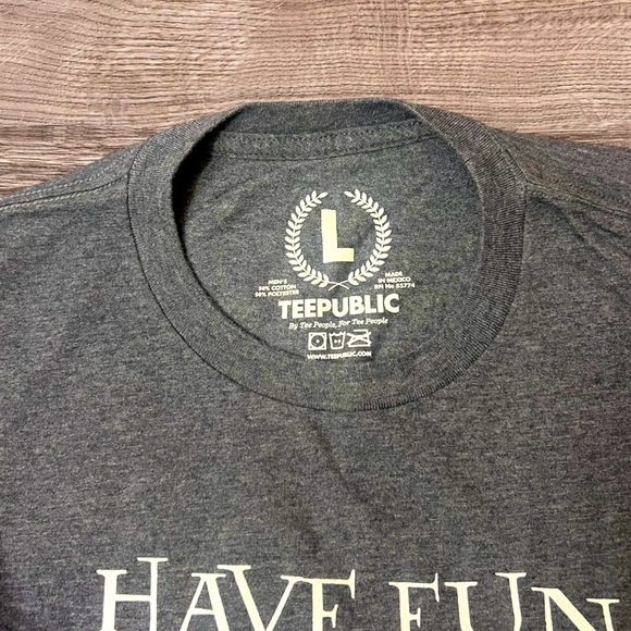 Disney Gray Castle Graphic T-Shirt Large - Picture 3 of 4